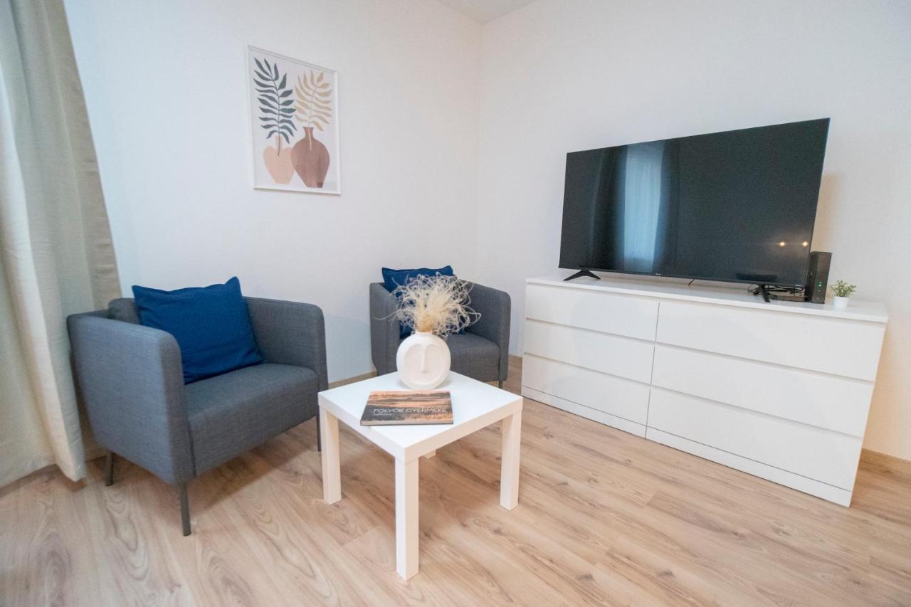 K106 Klapka Apartment Boedapest Buitenkant foto